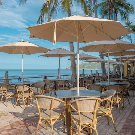 Las Flores Beach Resort-3