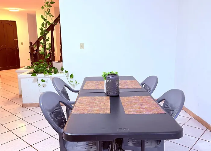 Villa Casa Baraka, Casa Vacacional en Mazatlán cerca de Malecón, Centro Histórico y Playa